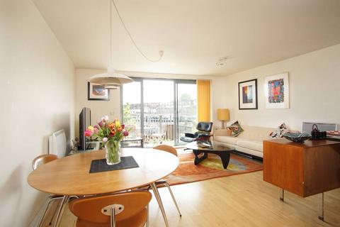 3 bedroom flat to rent, Chalk Farm NW1