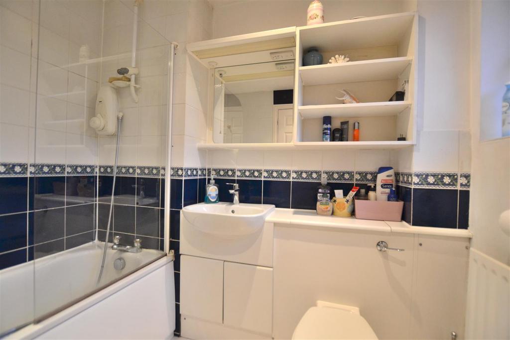 Family Bathroom.JPG