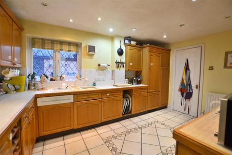 4 bedroom detached house for sale, Forest Dean, Fleet GU51