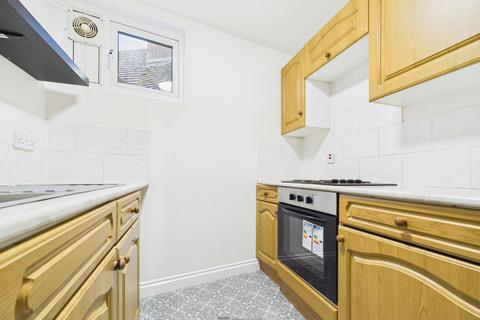 2 bedroom flat to rent, Eastney Road, Charlie Hurdles, PO4
