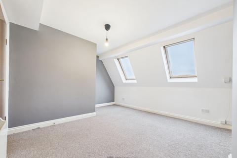2 bedroom flat to rent, Eastney Road, Charlie Hurdles, PO4