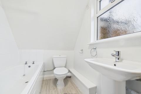 2 bedroom flat to rent, Eastney Road, Charlie Hurdles, PO4