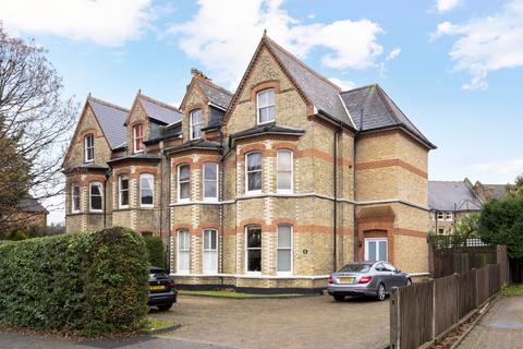 1 bedroom apartment to rent, Surbiton Hill Park, Surrey KT5