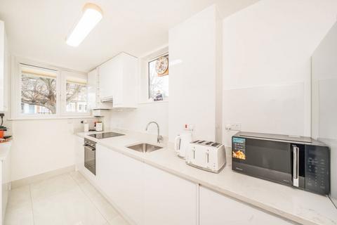 3 bedroom flat for sale, South Lambeth Road, London SW8