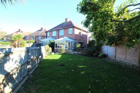 3 bedroom semi-detached house to rent, St. Peters Avenue, Rushden