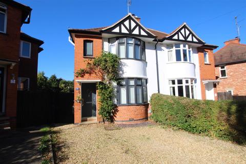 3 bedroom semi-detached house to rent, St. Peters Avenue, Rushden