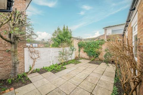 undefined, Perifield, London