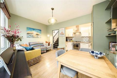 2 bedroom flat for sale, Railton Road, London SE24