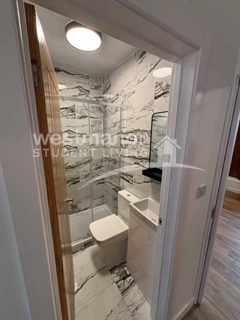 En suite bathroom