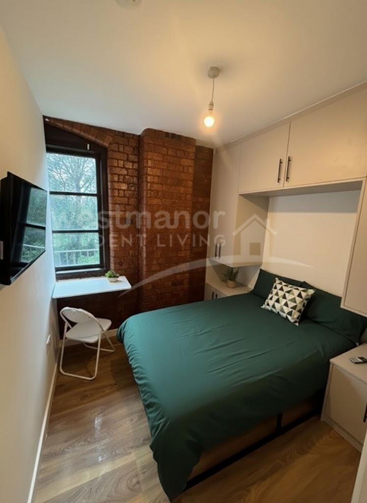 Flat 8 room 3