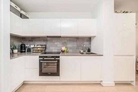 Studio for sale, Pinnacle House, London E16