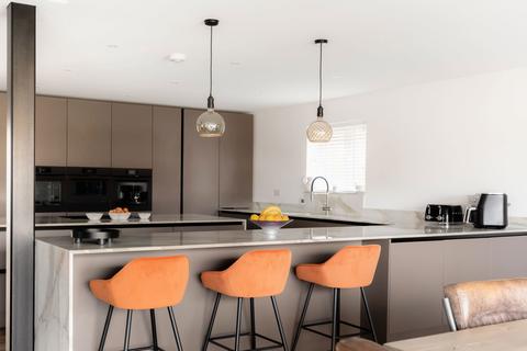4 bedroom detached house for sale, Christchurch Road, Tring, Hertfordshire HP23