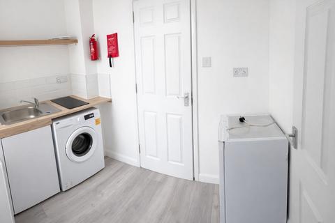Studio to rent, Clacton Road, Waltham Forest, London, Greater London