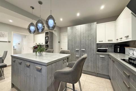 4 bedroom semi-detached house for sale, Oakley Street, Belle Vue, Shrewsbury