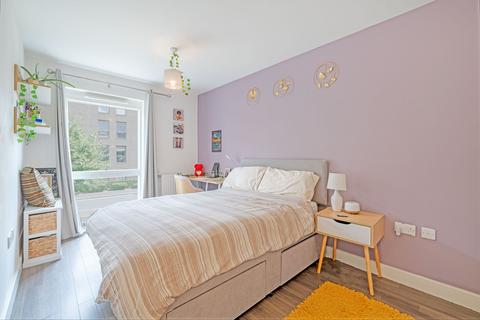 2 bedroom flat for sale, Adenmore Road, Catford, SE6