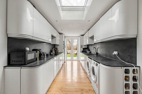 4 bedroom terraced house for sale, Shawford Road, Epsom KT19