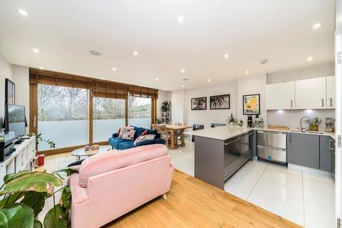 2 bedroom flat for sale, Grove Park, London SE5