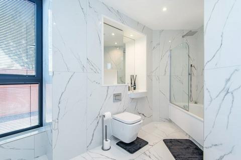 1 bedroom flat to rent, Leamouth Road, London E14