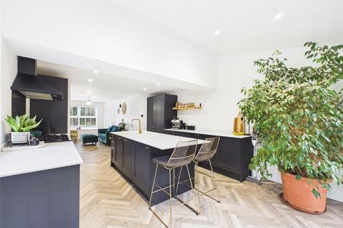 undefined, Stirling Avenue, Berkeley Beverborne, Worcester, Worcestershire, WR4