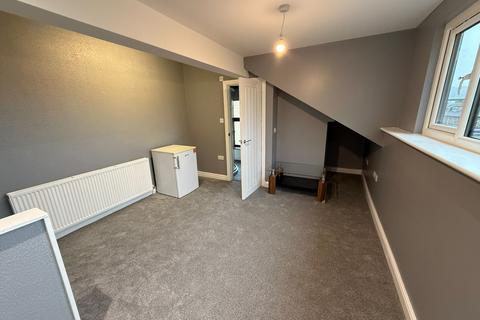 1 bedroom flat to rent, Kirkgate, Shipley, BD18