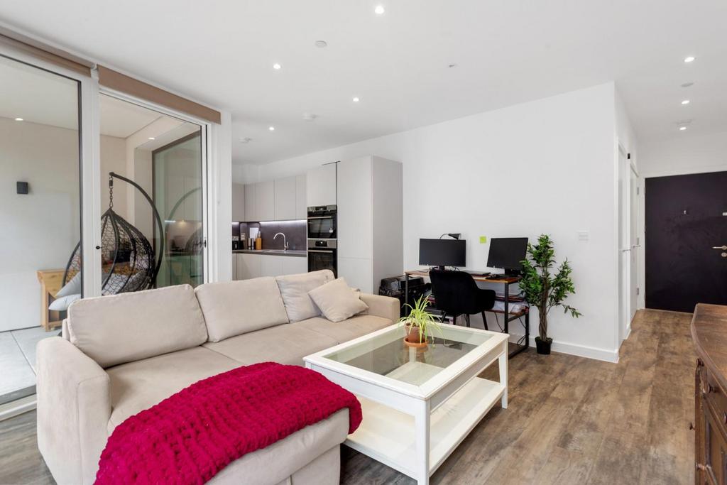 Kitchen/Reception
