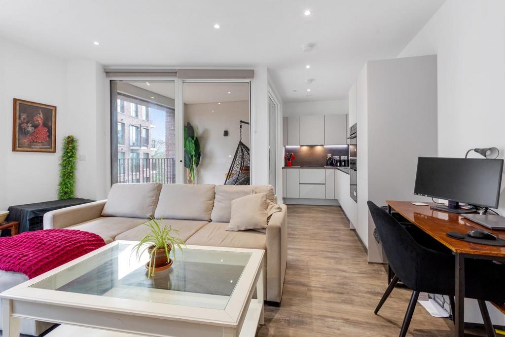 Kitchen/Reception