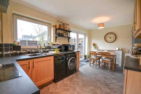 undefined, Chatsworth Avenue, Radcliffe-On-Trent, Nottingham