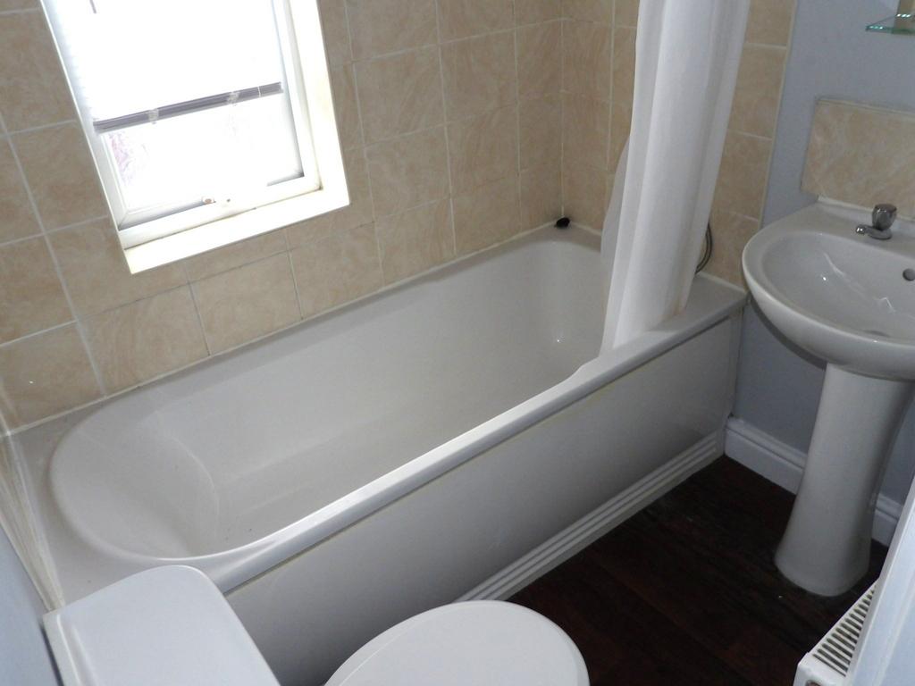 Photograph 11