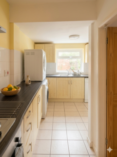 5 bedroom terraced house to rent, Nottingham NG7