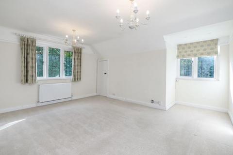 undefined, Fairwinds, 12 Oakfield Glade, Weybridge, Surrey, KT13