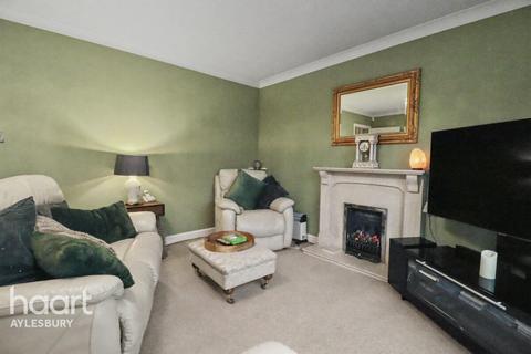 3 bedroom semi-detached house for sale, Turnpike End, Aylesbury