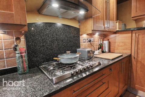 3 bedroom semi-detached house for sale, Turnpike End, Aylesbury