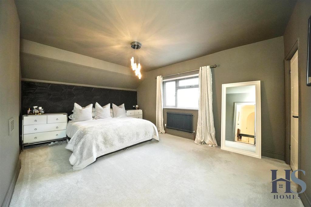 Bed1.jpg