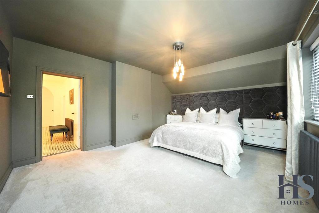 Bed1a.jpg