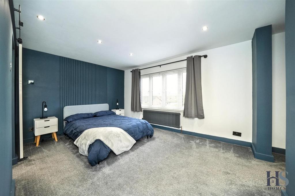 Bed 4.jpg