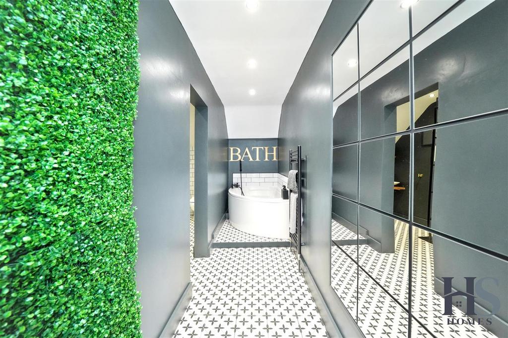 Bath1.jpg