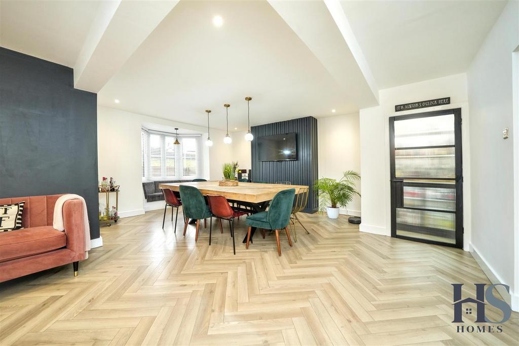 Dining room.jpg