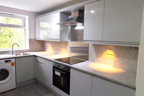 2 bedroom flat to rent, Florence Road, London N4