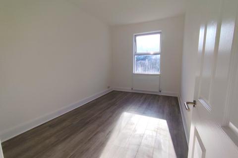 2 bedroom flat to rent, Florence Road, London N4