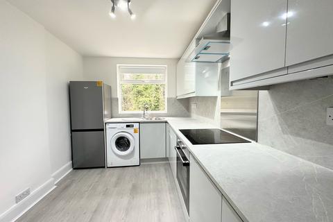 3 bedroom flat to rent, Florence Road, London N4