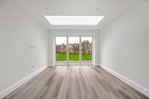 undefined, Home Farm Close, Ambrosden
