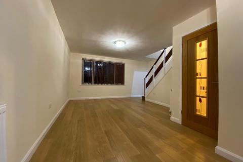 2 bedroom maisonette to rent, Park Close, Birmingham B24