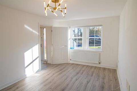 3 bedroom semi-detached house to rent, 3-Bed Semi-Detached House to Let on Diver Road, Fulwood, Preston
