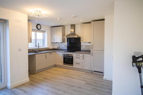 3 bedroom semi-detached house to rent, 3-Bed Semi-Detached House to Let on Diver Road, Fulwood, Preston