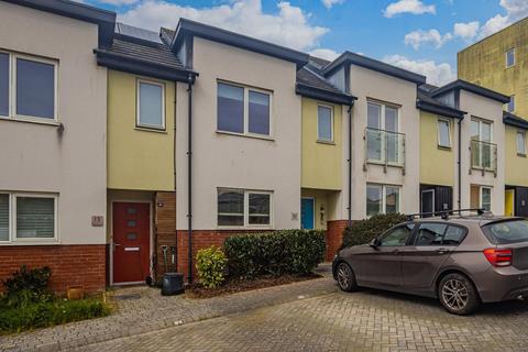 undefined, Trem Elai, Penarth CF64