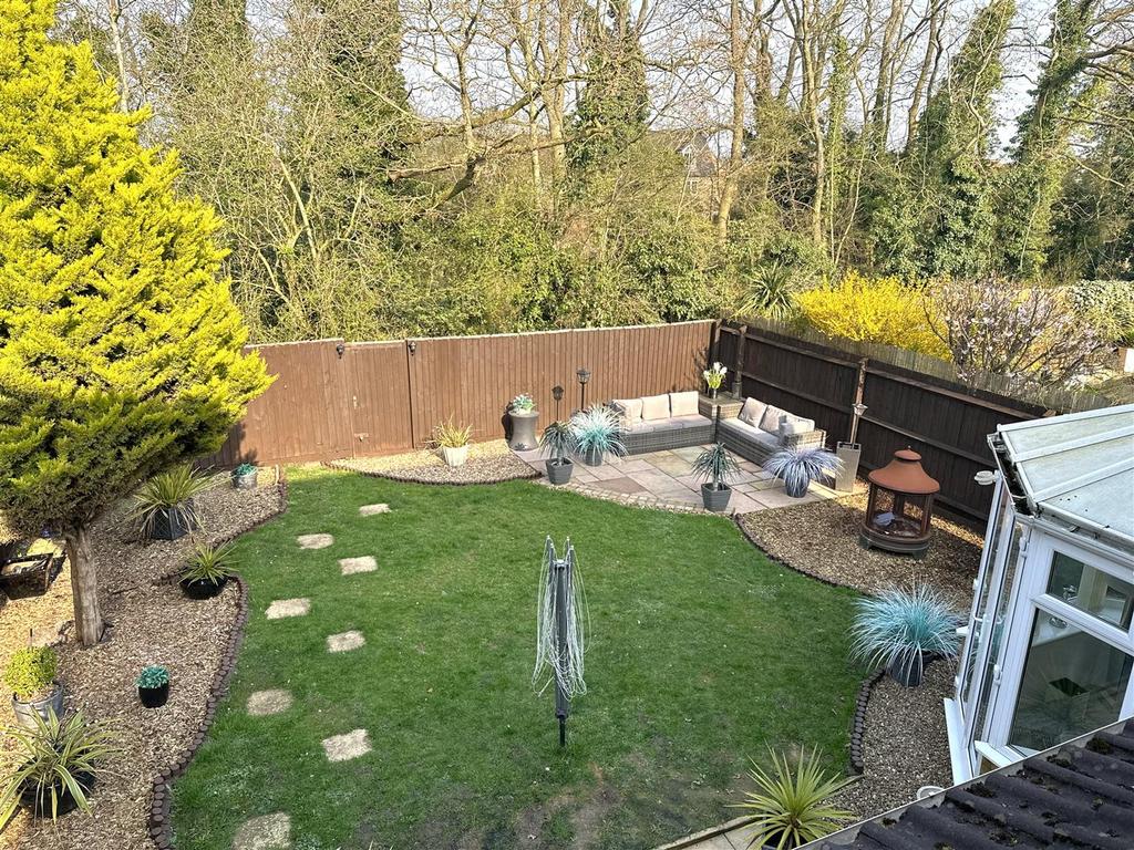 Rear Garden With Unspoiled Outlook 482