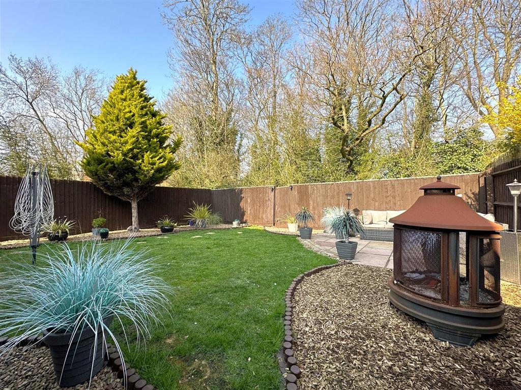 Private Garden 467