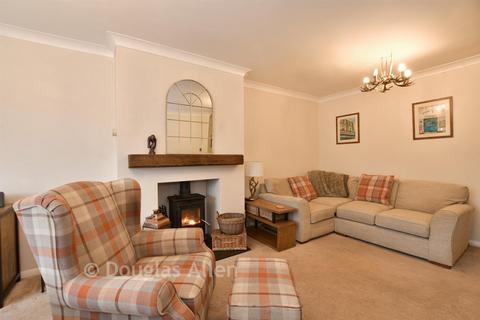 2 bedroom terraced house for sale, Azalea Avenue, Wickford, Essex