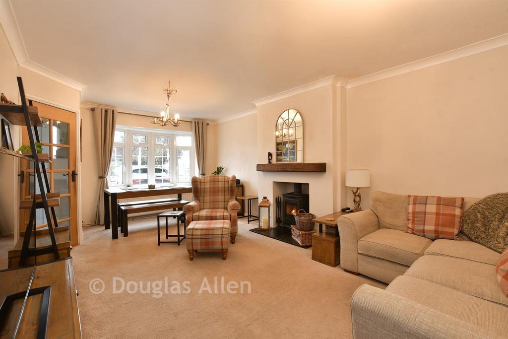 Lounge/Dining Room
