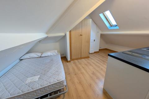 undefined, Watling Avenue, Burnt Oak/Edgware HA8